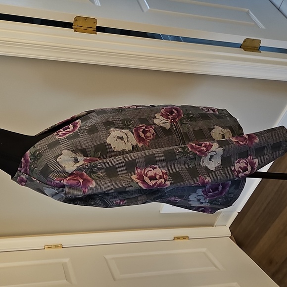 Jacket - Picture 4 of 16